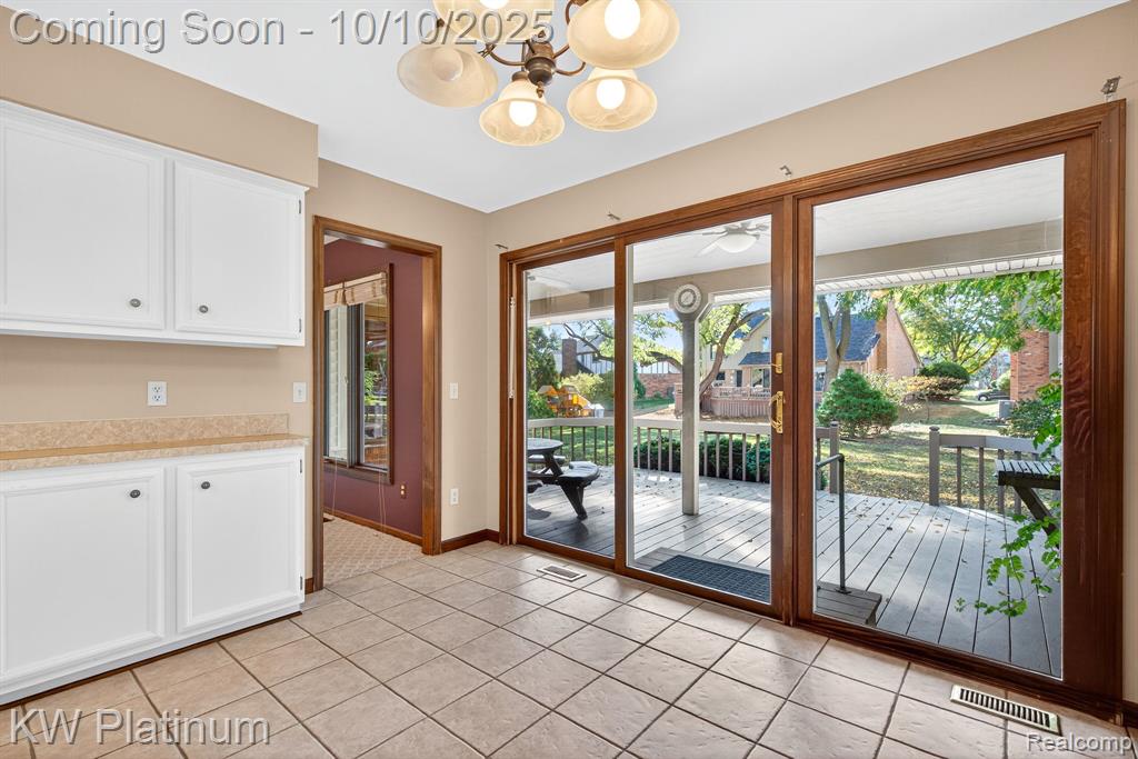 842 Timberline Drive, Rochester Hills, MI 48309 — Photo 12