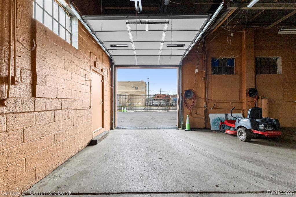 8301 W Chicago, Southgate, MI 48204 — Photo 38