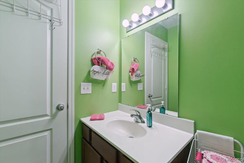 658 GLENLIVET Street, Howell, MI 48843 — Photo 31