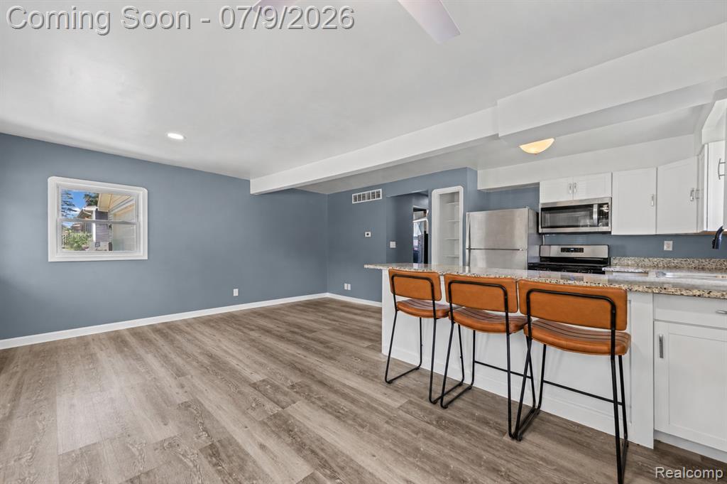 4694 Lakeborn Drive, White Lake, MI 48383 — Photo 9