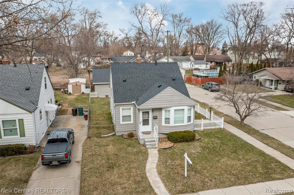 609 E Baker Avenue, Clawson, MI — Photo 27