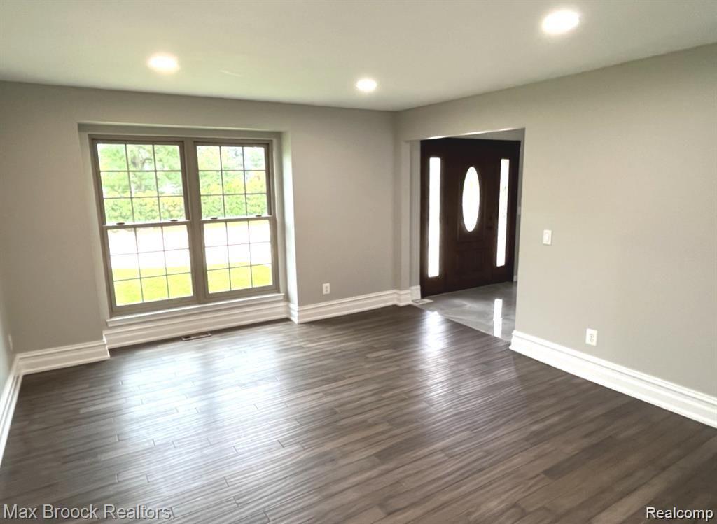 7980 BILLINGHAM Road, West Bloomfield, MI 48324 — Photo 8