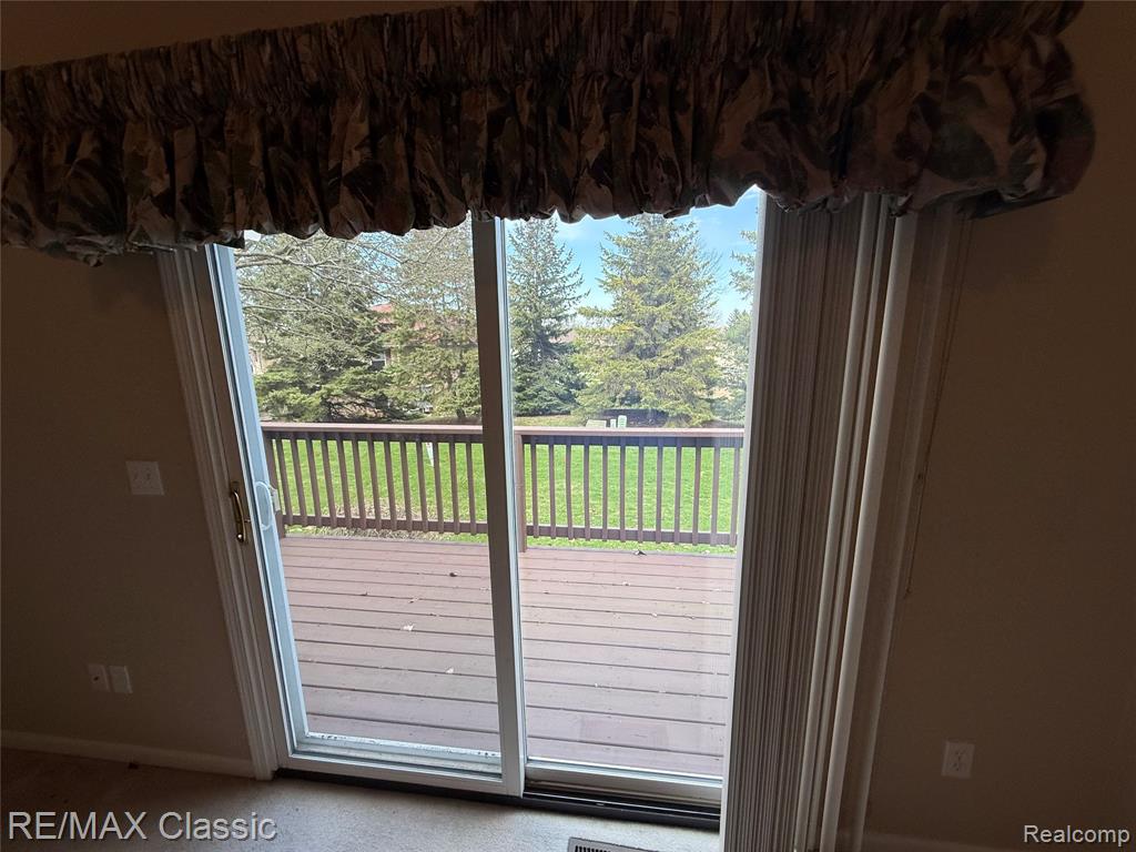 61016 Evergreen Court, South Lyon, MI 48178 — Photo 8