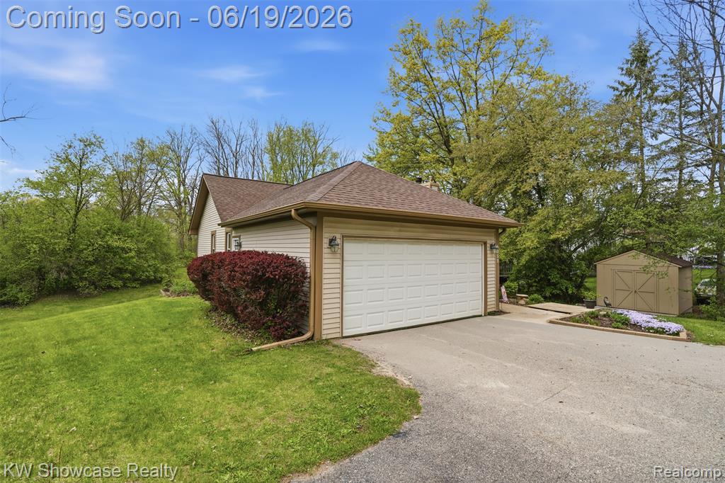 6053 N Bay, Clarkston, MI — Photo 2