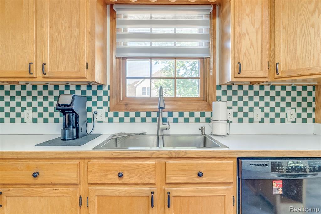 500 Connecticut Avenue, Marysville, MI 48040 — Photo 7