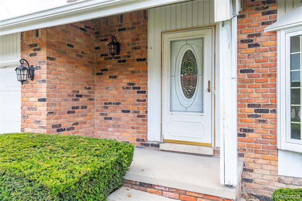 42352 Park Ridge Road, Novi, MI — Photo 2