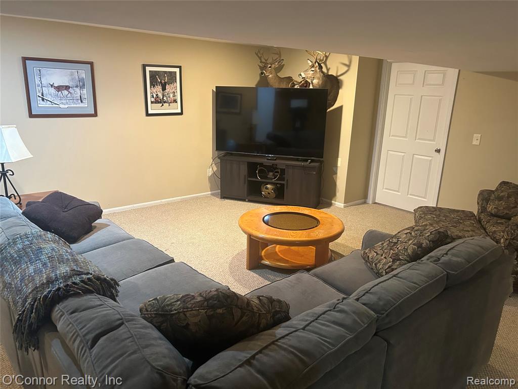 720 Arlington Circle, Marysville, MI 48040 — Photo 38