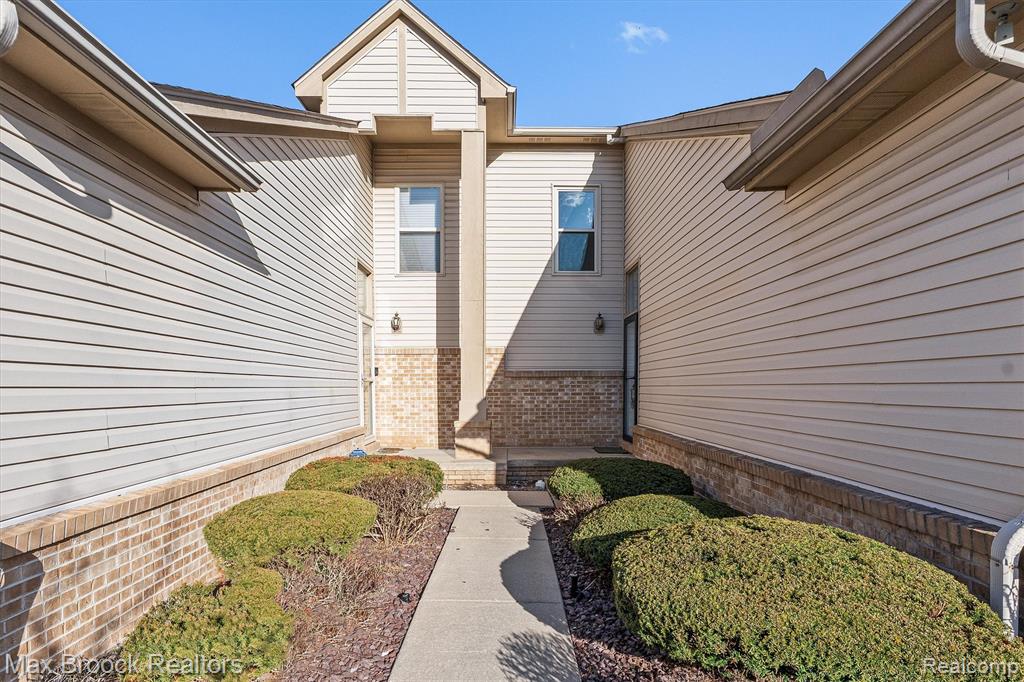 24530 Pineview Street, Oak Park, MI 48237 — Photo 4