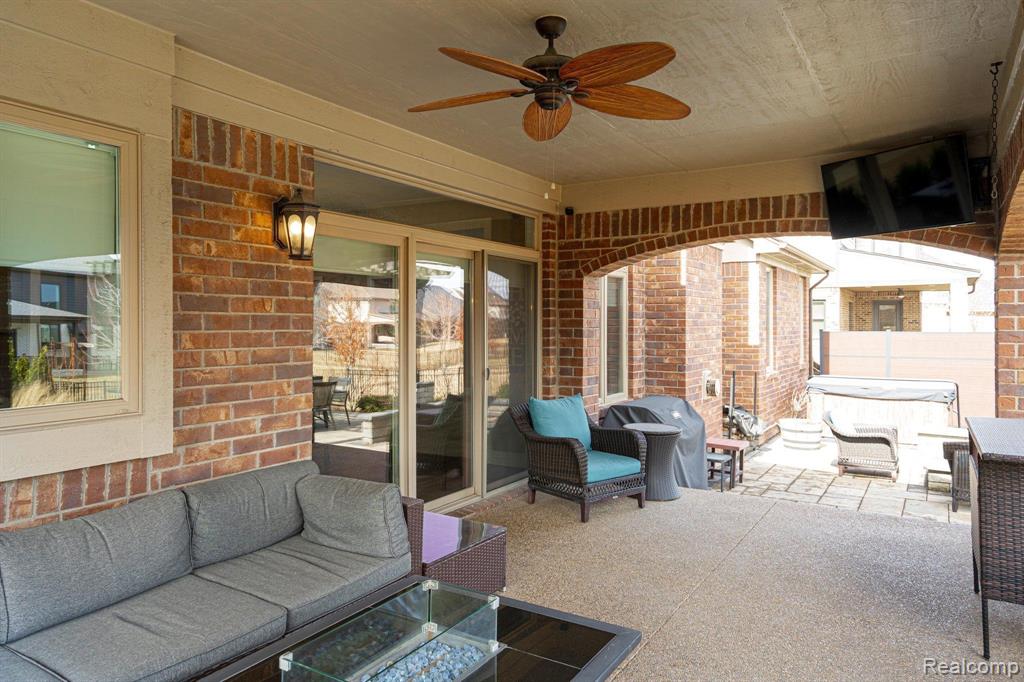 54678 BLACK HILLS Lane, Utica, MI 48316 — Photo 11