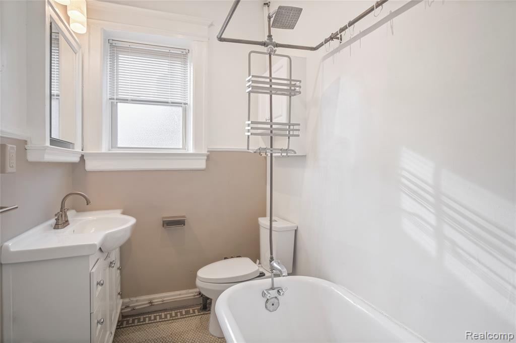 66 Adelaide Street, Detroit, MI 48201 — Photo 14