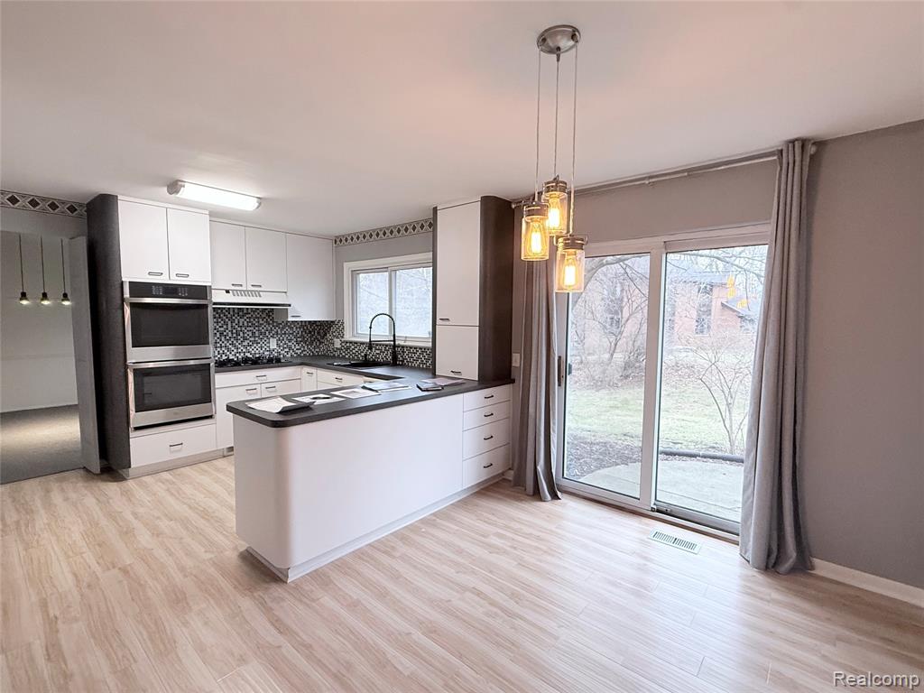 21660 Riverview Drive, Beverly Hills, MI 48025 — Photo 8