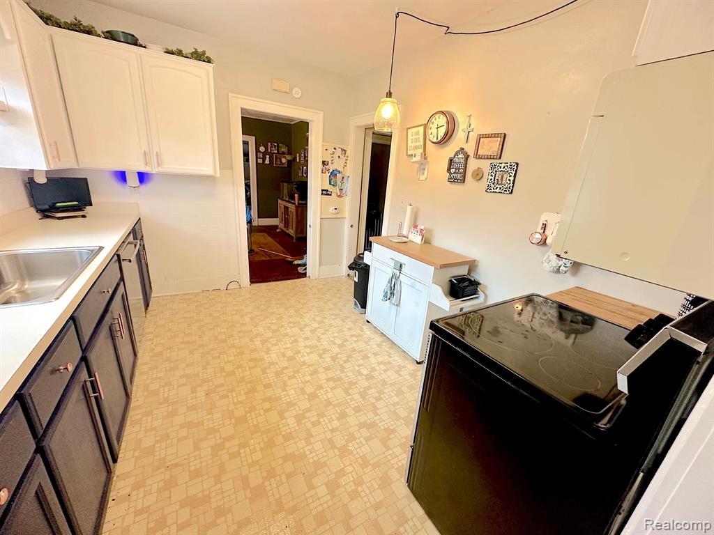 69 DENNISON Street, Oxford, MI 48371 — Photo 5