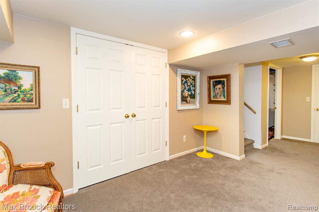 12769 Lasalle Lane, Huntington Woods, MI — Photo 44