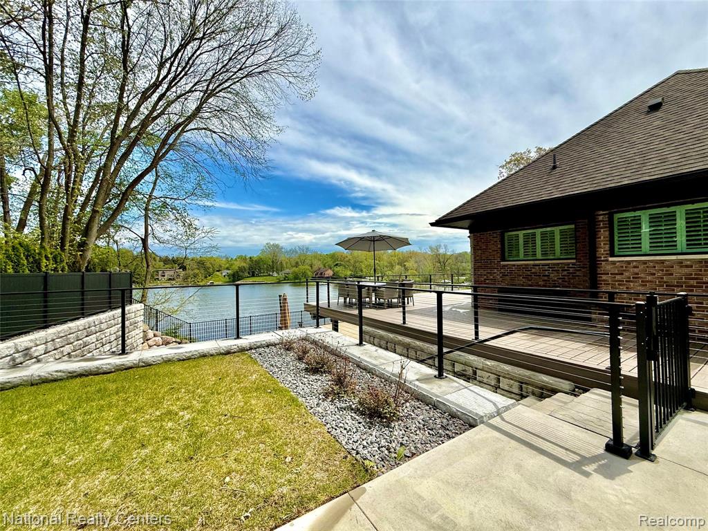 7050 Lake Shannon Court, Fenton, MI 48430 — Photo 46