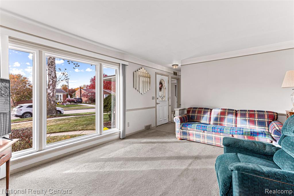 6104 Ardmore Park Circle, Dearborn Heights, MI 48127 — Photo 5