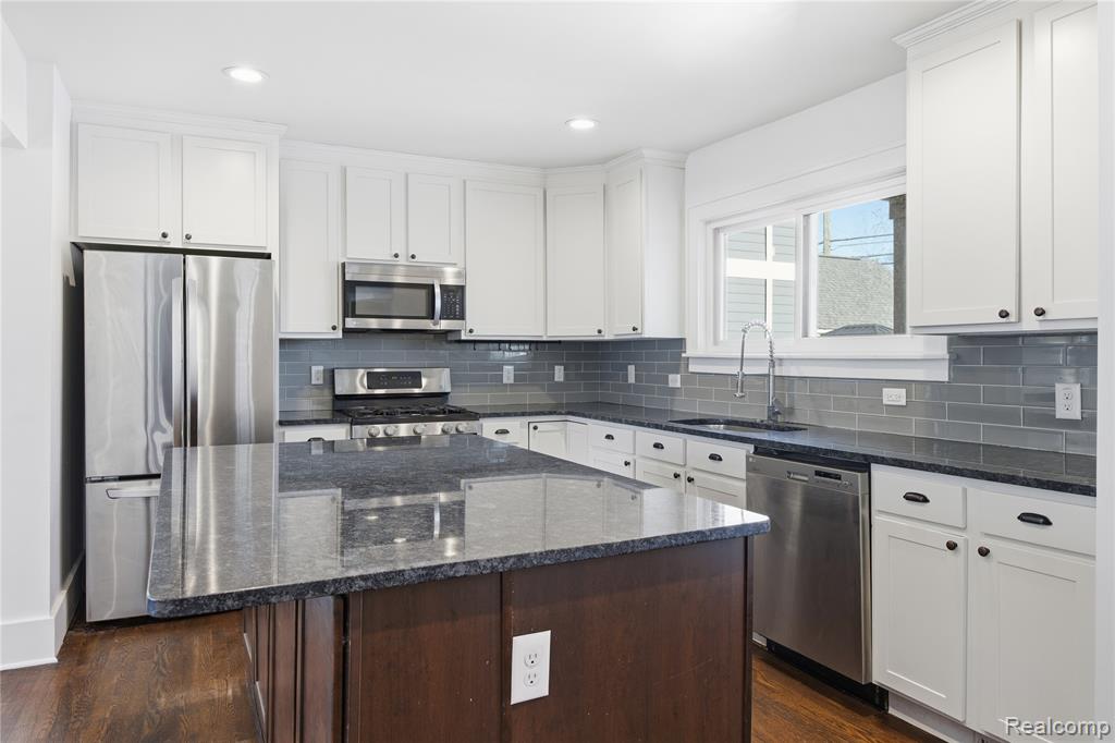 827 Longfellow Avenue, Royal Oak, MI 48067 — Photo 5