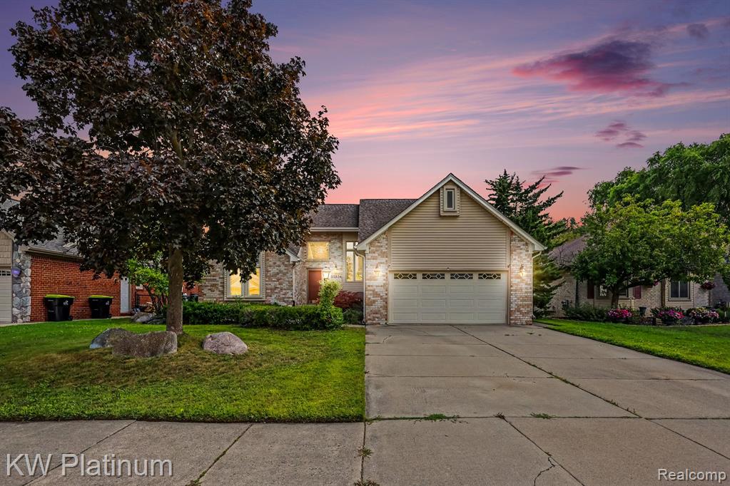 52824 Mary Martin Drive, Chesterfield, MI