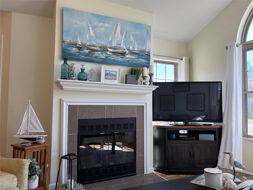 607 Perry Creek Drive, Grand Blanc, MI 48439 — Photo 11