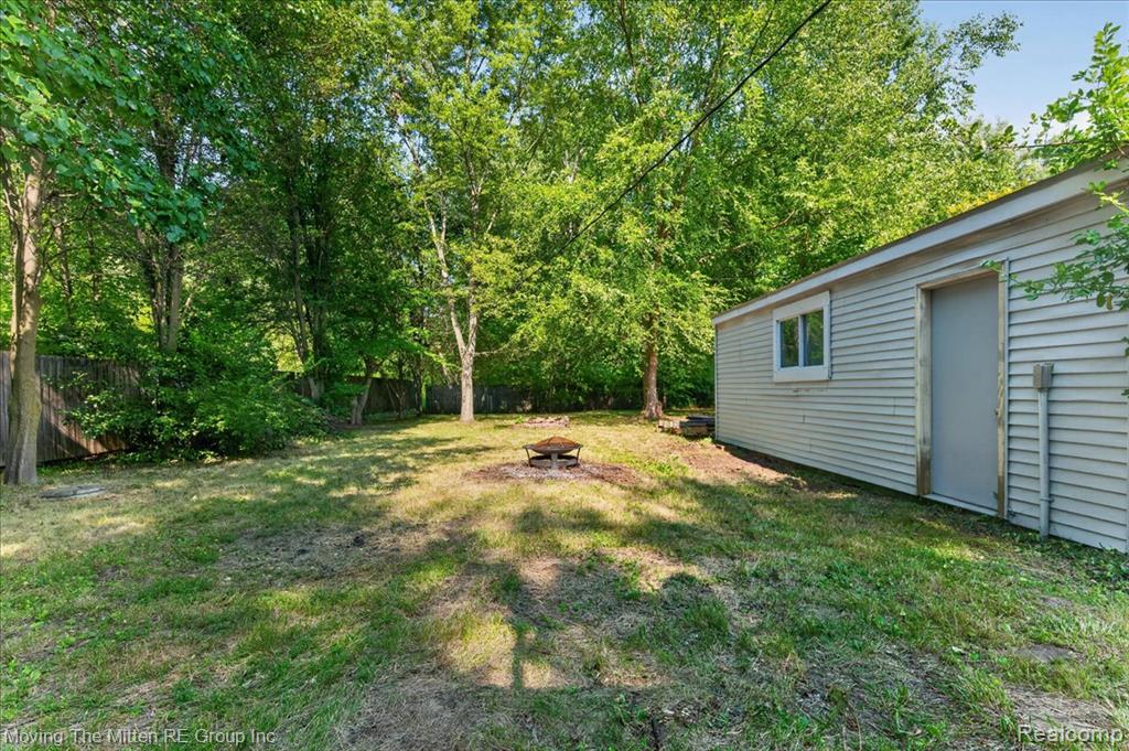 21847 Fenster Street, Belleville, MI 48111 — Photo 26