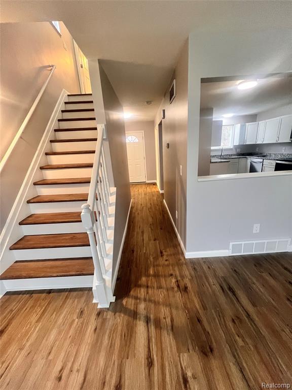 44250 DELCO Boulevard, Sterling Heights, MI 48313 — Photo 5