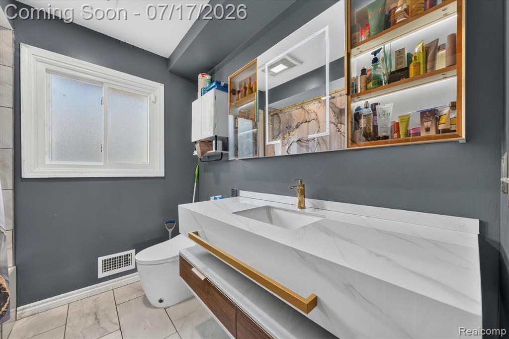 43798 Columbia Drive, Clinton Twp, MI 48038 — Photo 26