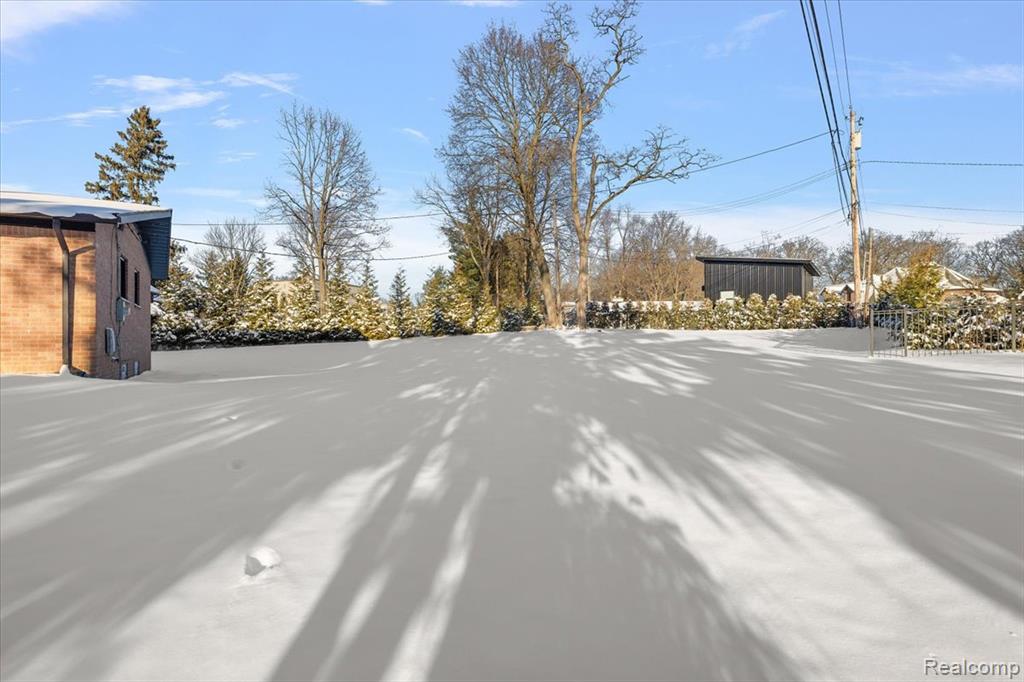 Spacious Lot
