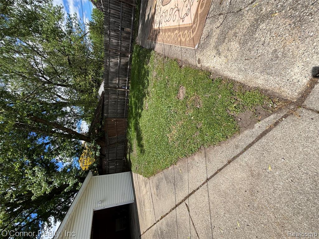27637 Barrington Street, Madison Heights, MI 48071 — Photo 23