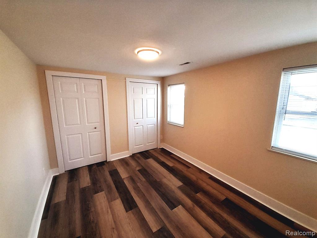 4098 E CARPENTER Road, Flint, MI 48506 — Photo 17