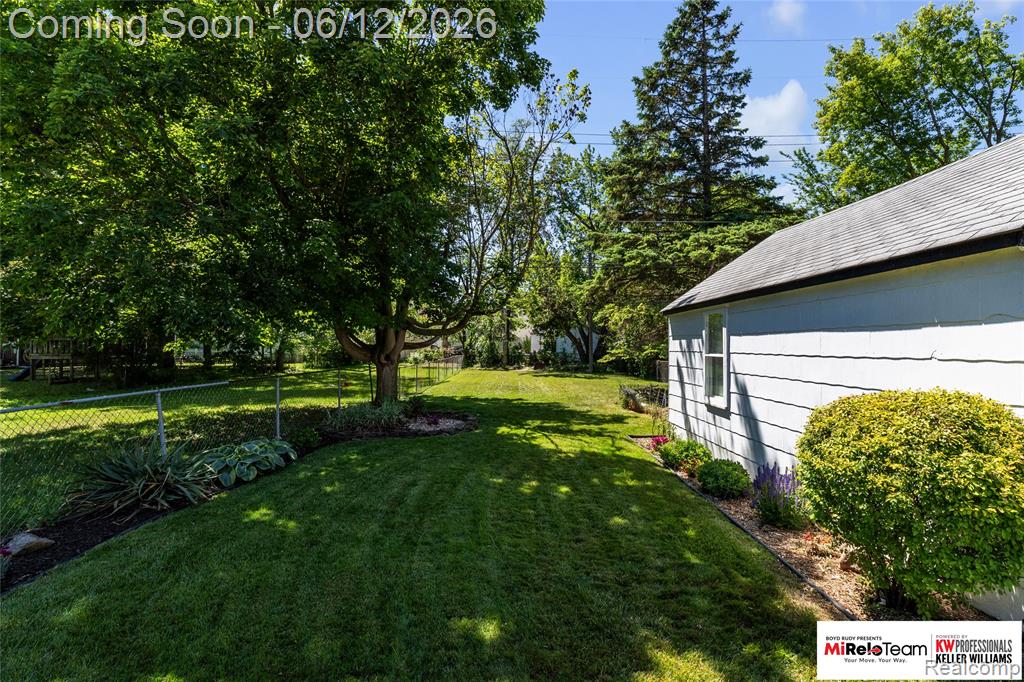 19525 Dalby, Redford, MI 48240 — Photo 28