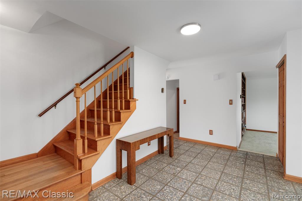 8173 Earhart Road, South Lyon, MI 48178 — Photo 6