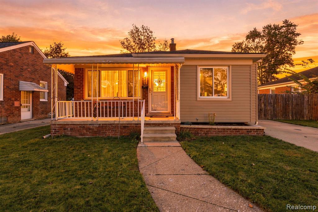 4215 Duplex Avenue, Lincoln Park, MI 48146