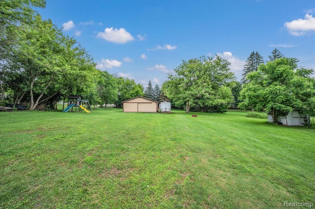 612 N BLACKS CORNERS Road, Imlay City, MI 48444 — Photo 8