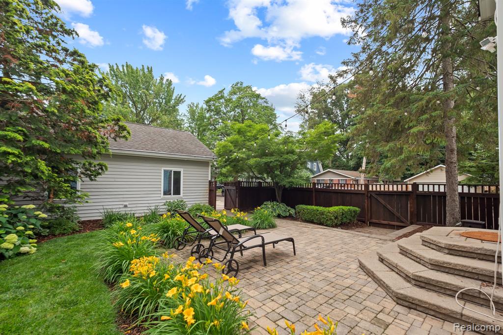 902 E 6th Street, Royal Oak, MI 48067 — Photo 33