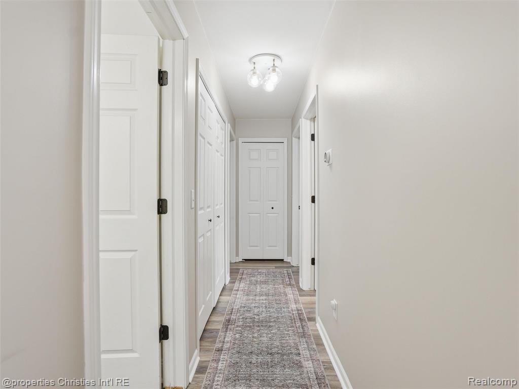 517 Cove View Drive, Waterford, MI 48327 — Photo 16