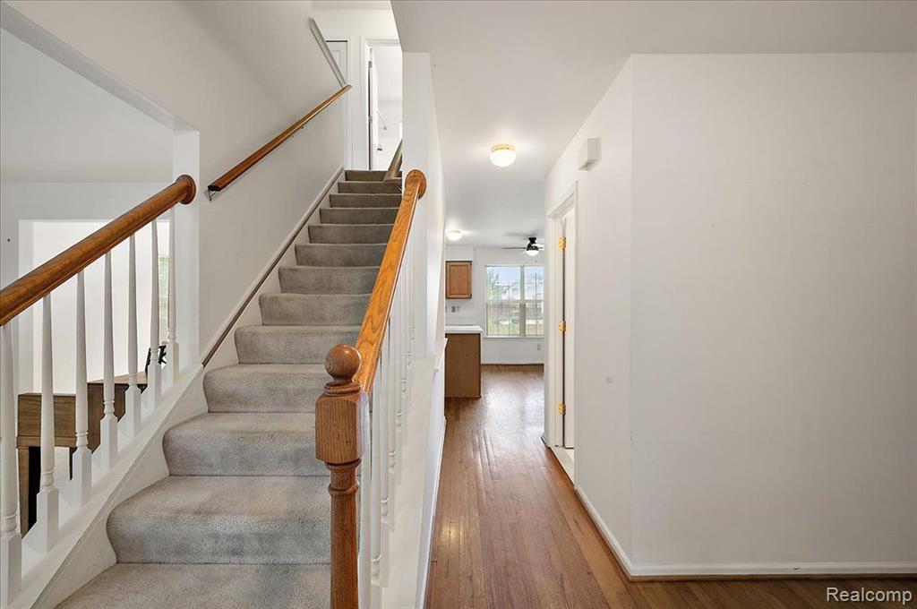 47235 SCARLET Drive S, Novi, MI — Photo 32