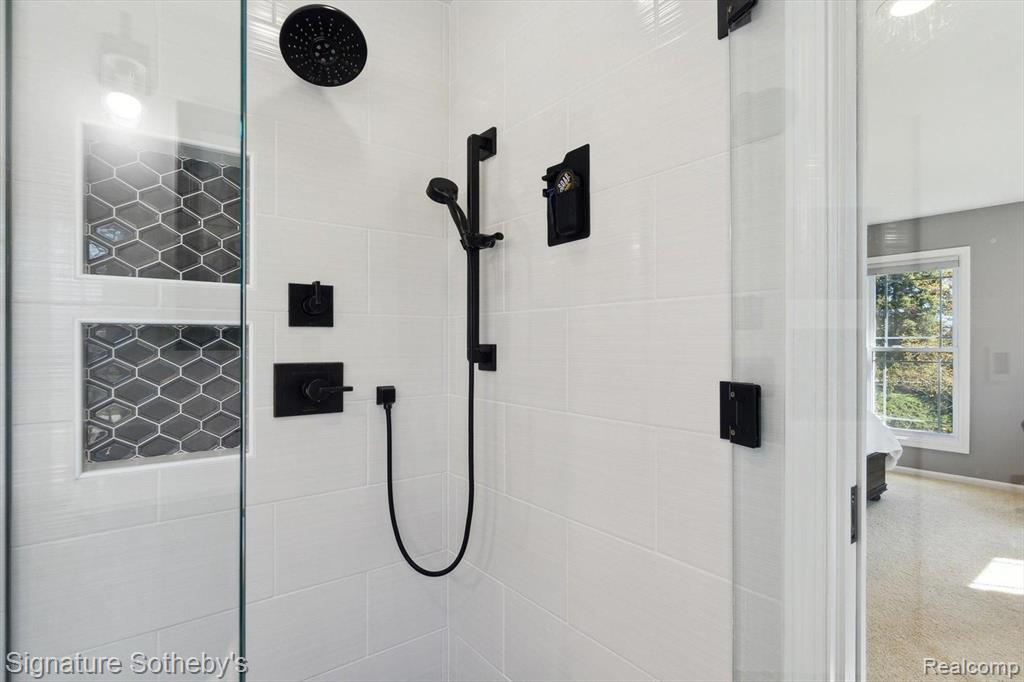 5896 HUNTERS GATE Drive, Troy, MI 48098 — Photo 18