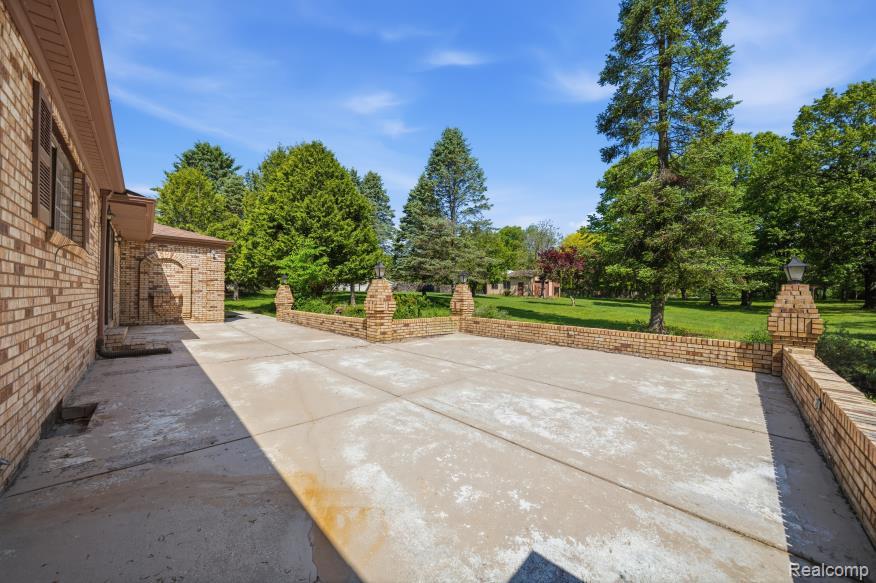 7020 Rattalee Lake NW, Clarkston, MI 48348 — Photo 37