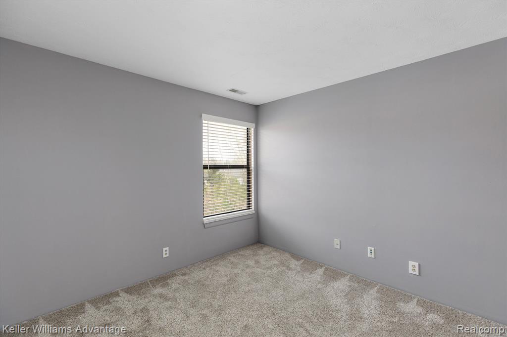 61244 GREENWOOD Drive, South Lyon, MI 48178 — Photo 9
