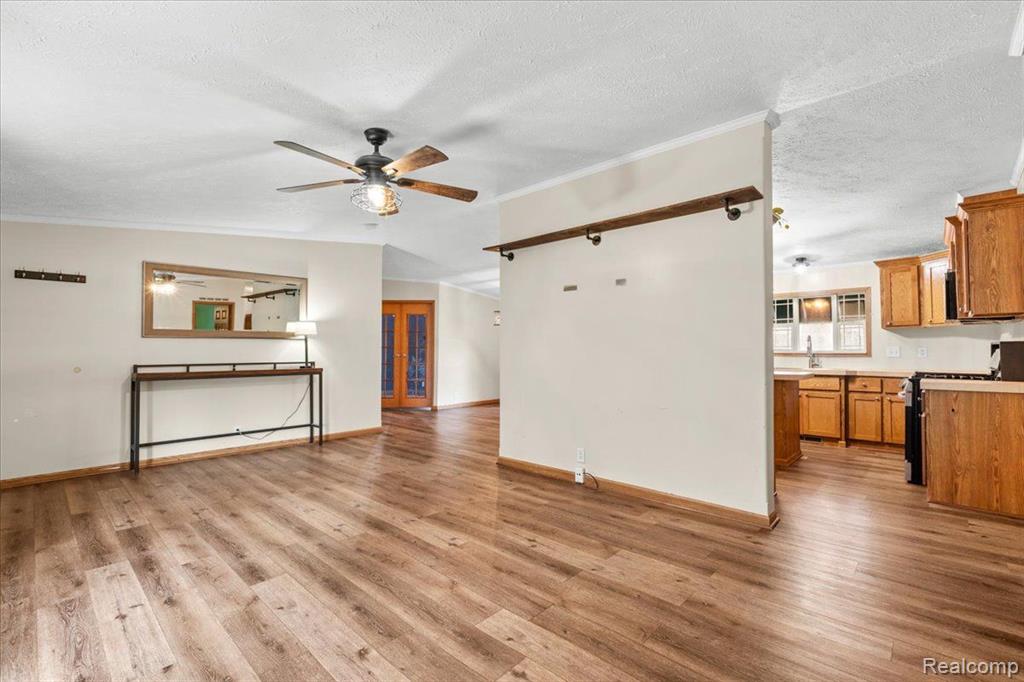 11018 WOODLAND RIDGE, South Lyon, MI 48178 — Photo 4