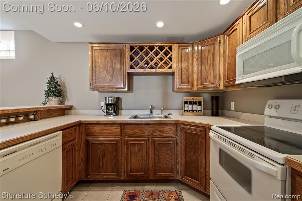 602 Appoline Court, Rochester, MI 48307 — Photo 28