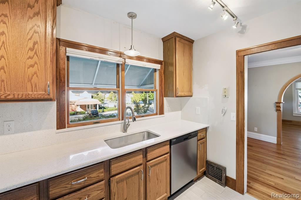 624 E Main Street, Brighton, MI 48116 — Photo 25