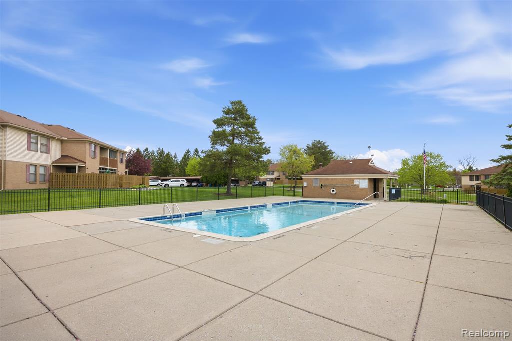 19145 Surrey Lane, Northville, MI 48167 — Photo 31