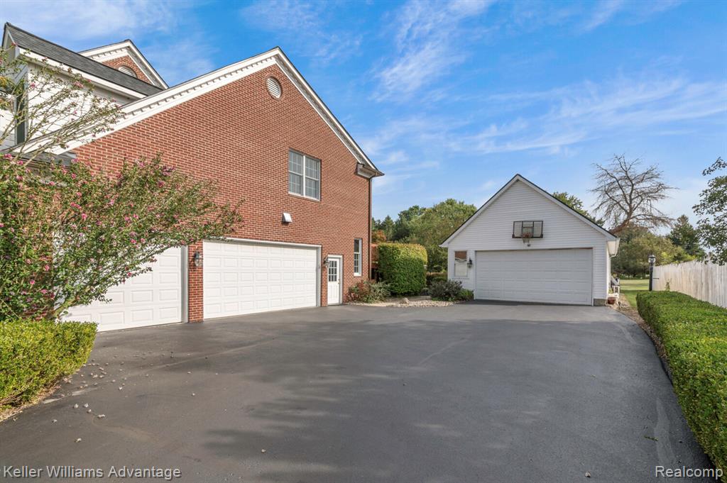 4710 Botany Glen, Commerce Twp, MI 48382 — Photo 45