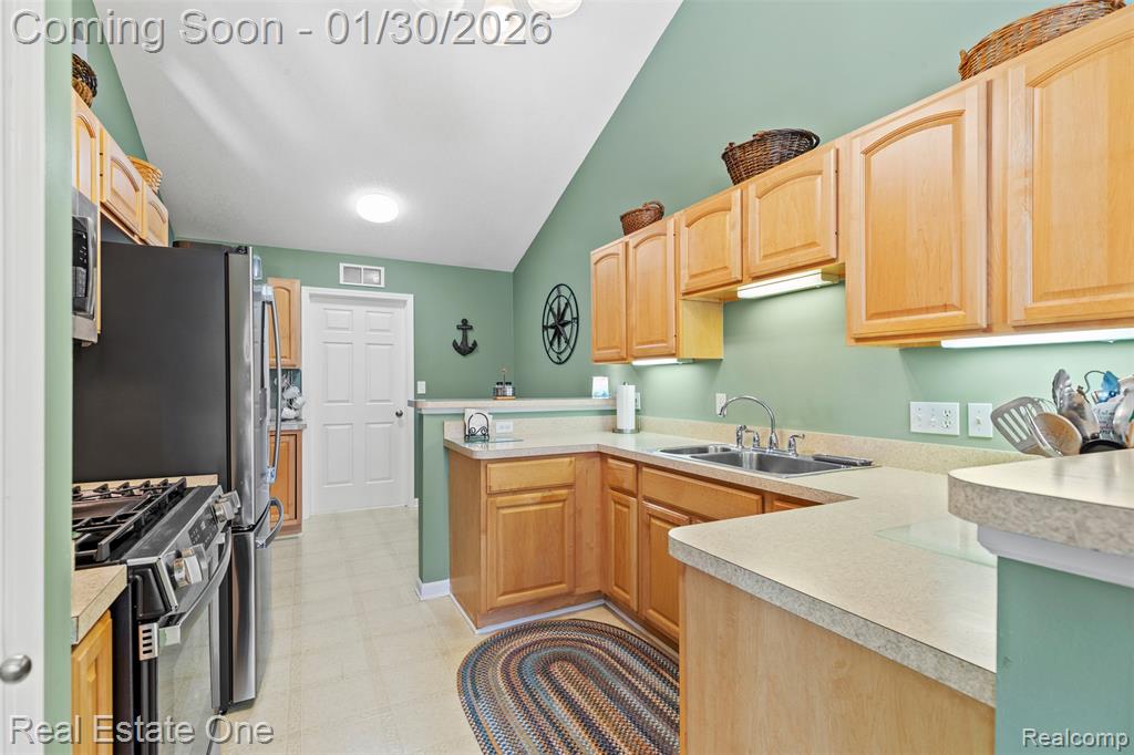 5481 Greenway Drive, 79, Trenton, MI 48183 — Photo 15