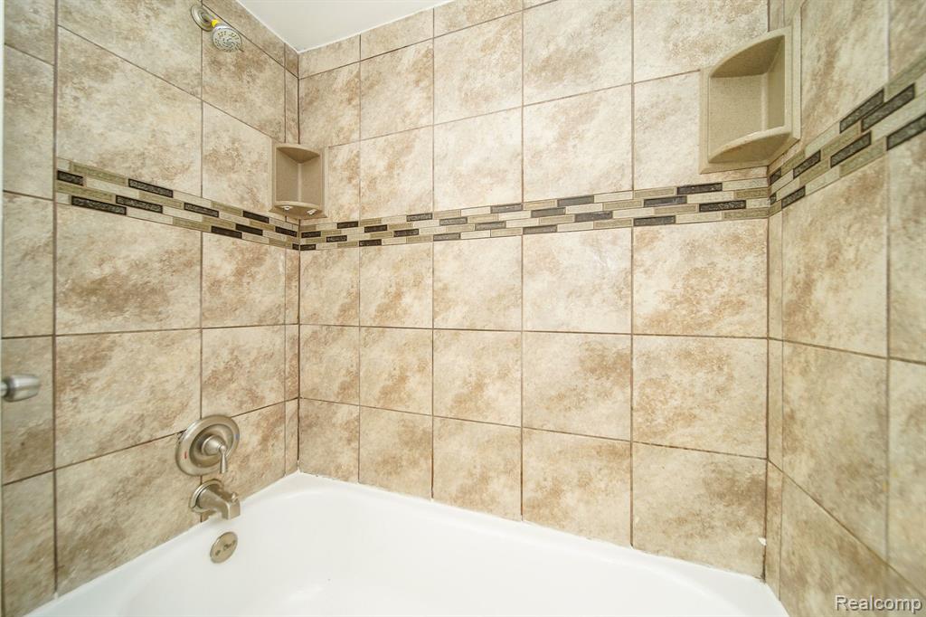 4620 DUDLEY Street, Dearborn Heights, MI 48125 — Photo 34
