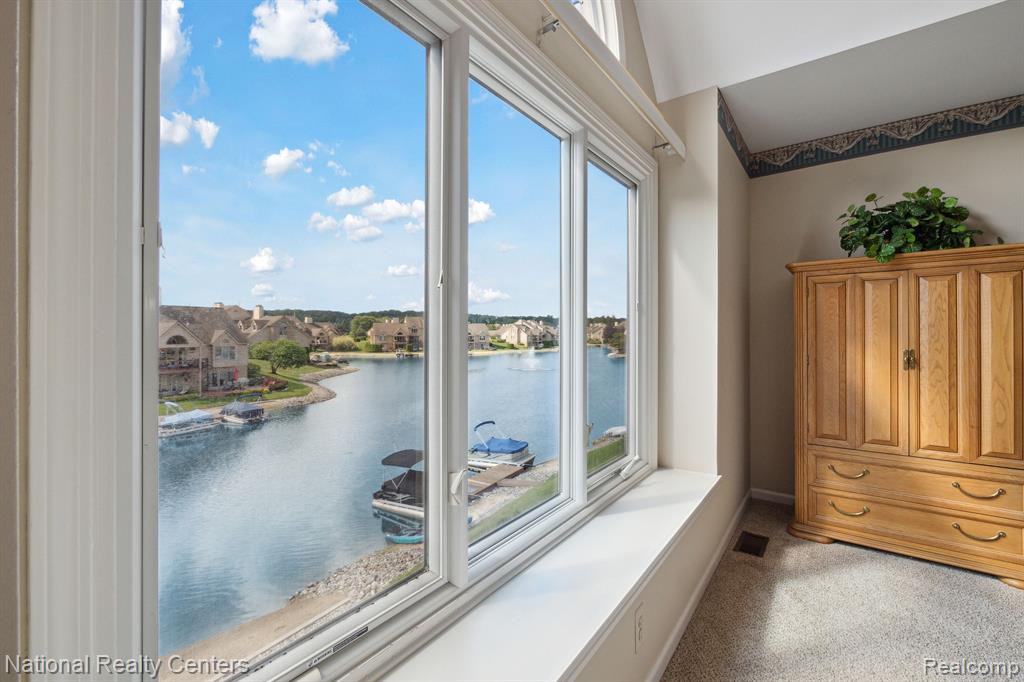 47704 BLUE HERON Drive S, Northville, MI 48168 — Photo 29