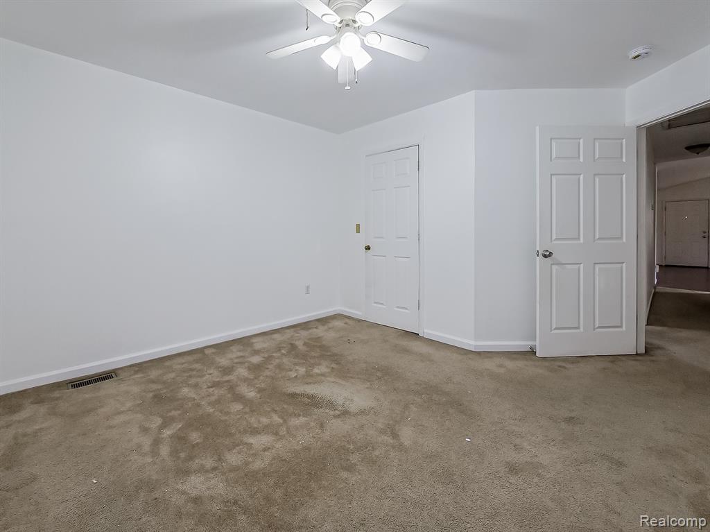 49 Oakhill Street, Pontiac, MI 48342 — Photo 12