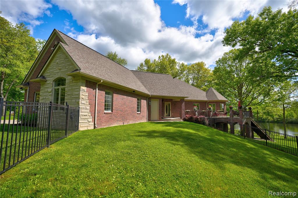 3074 POND Road, Leonard, MI 48367 — Photo 52