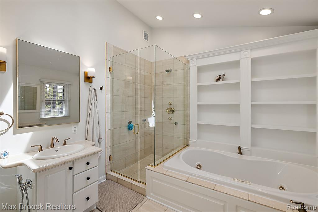 4384 SUNNINGDALE Drive, Bloomfield Hills, MI 48302 — Photo 25