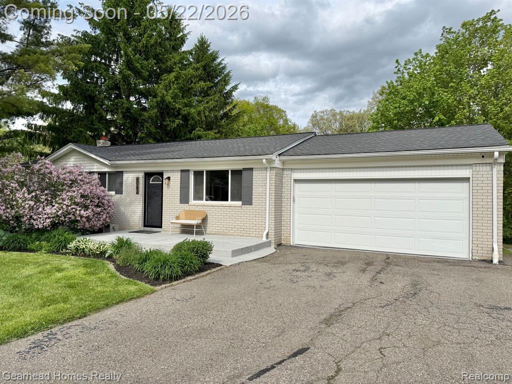6042 Snow Apple Drive, Clarkston, MI — Photo 2